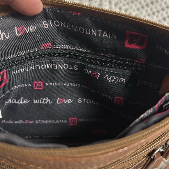 Stone Mountain Bonded Leather Pebbled Wristlet or detachable Crossbody Purse - Picture 7 of 9